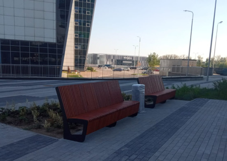 Скамейка стальная «Авиньон» 2,25 м (лиственница)